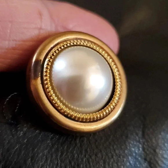 Danier leather  vest size S - Picture 9 of 11